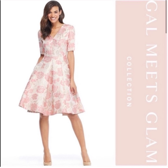 Gal meets glam pink jacquard dress - Picture 3 of 7